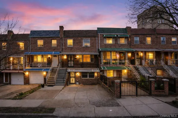 $779,000 | 3014 Matthews Avenue | Olinville