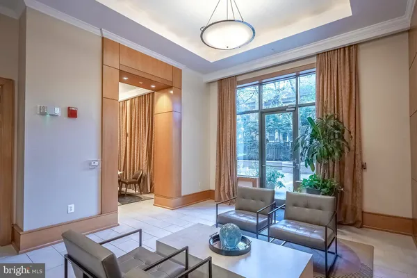 $4,200 | 3625 10th Street North, Unit 211, Arlington, VA 22201
