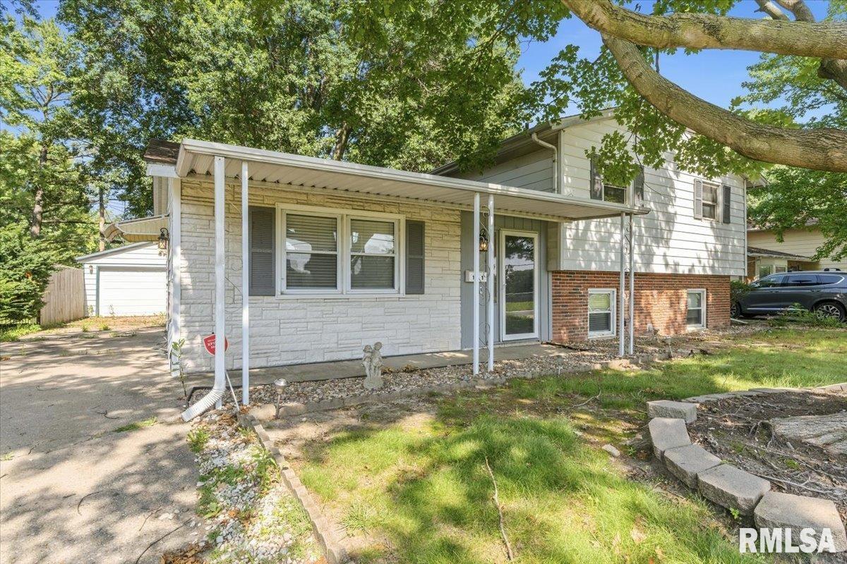 101 Adloff Lane Springfield, IL 62703 - Photo 3 of 32