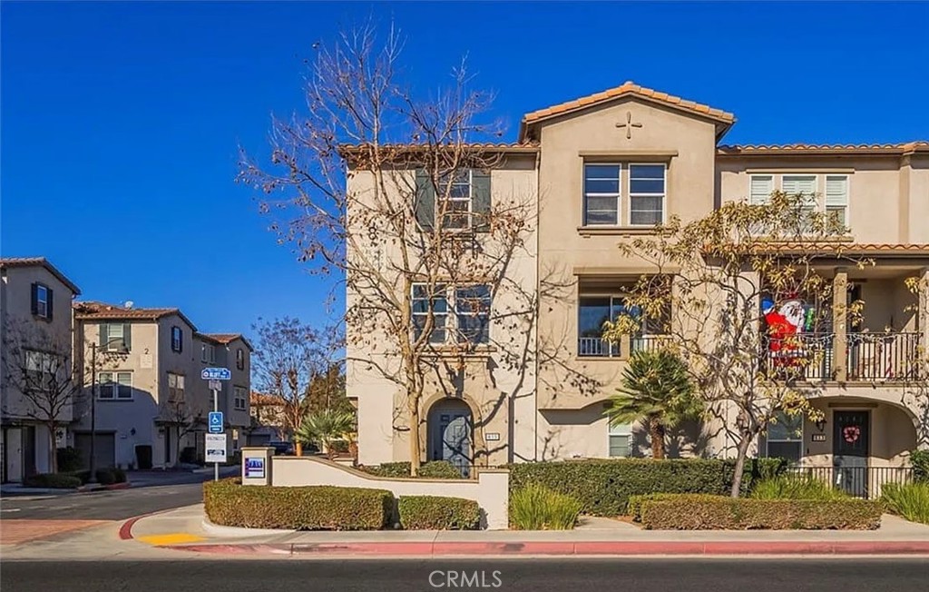 955 South Bluff Road Montebello, CA 90640 - Photo 2 of 23