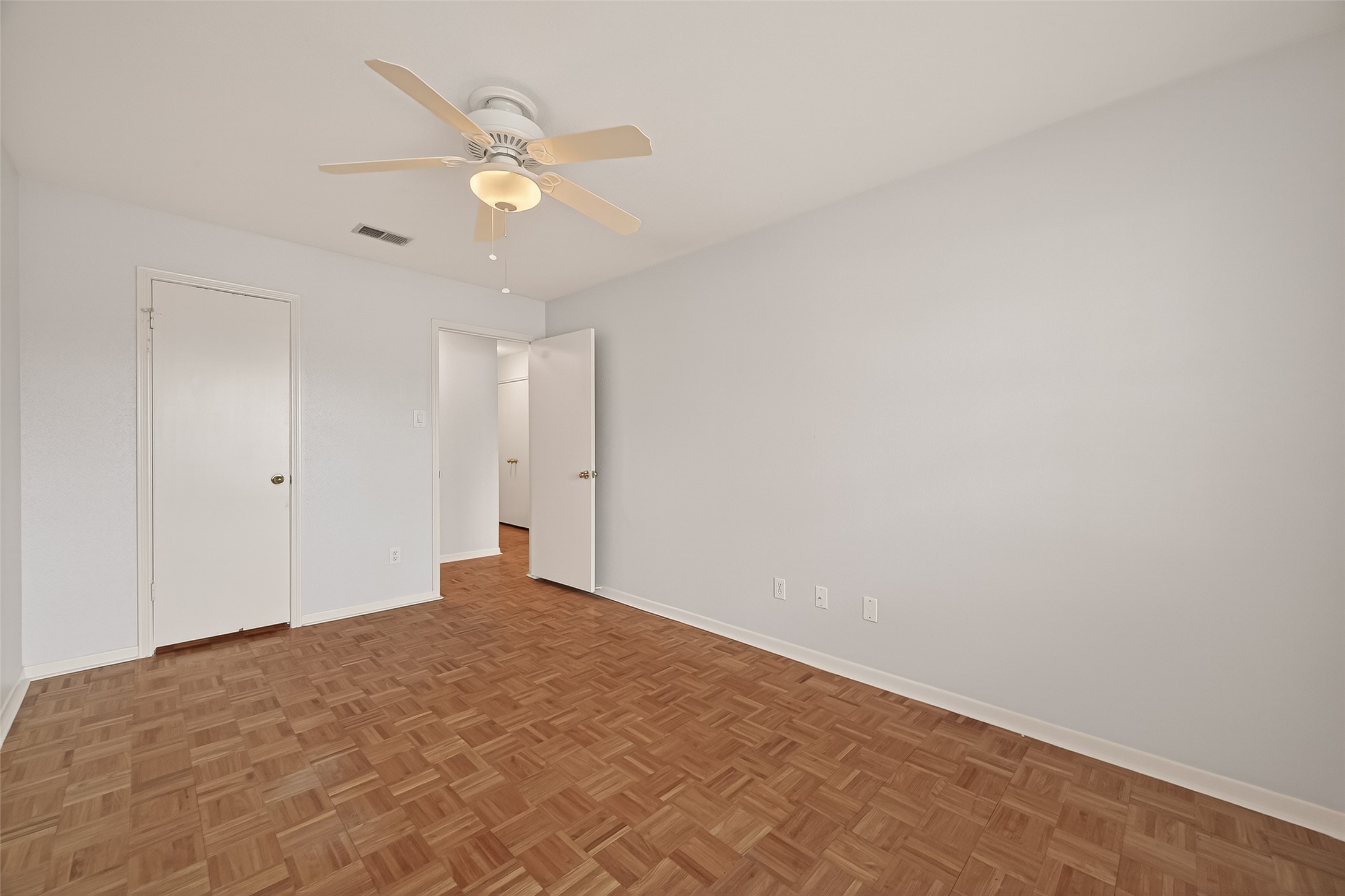 6404 Burgoyne Road, Unit 159 Houston, TX 77057 - Photo 36 of 39 Different Angle of Bedroom