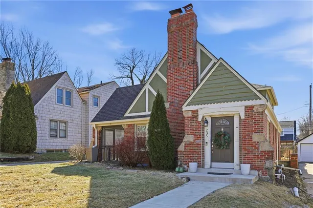 $412,000 | 235 East 74th Street, Kansas City, MO 64114