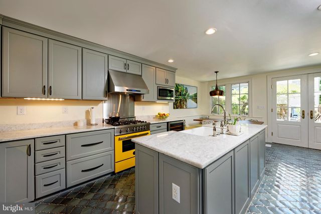 $1,650,000 | 601 South Lee Street, Alexandria, VA 22314