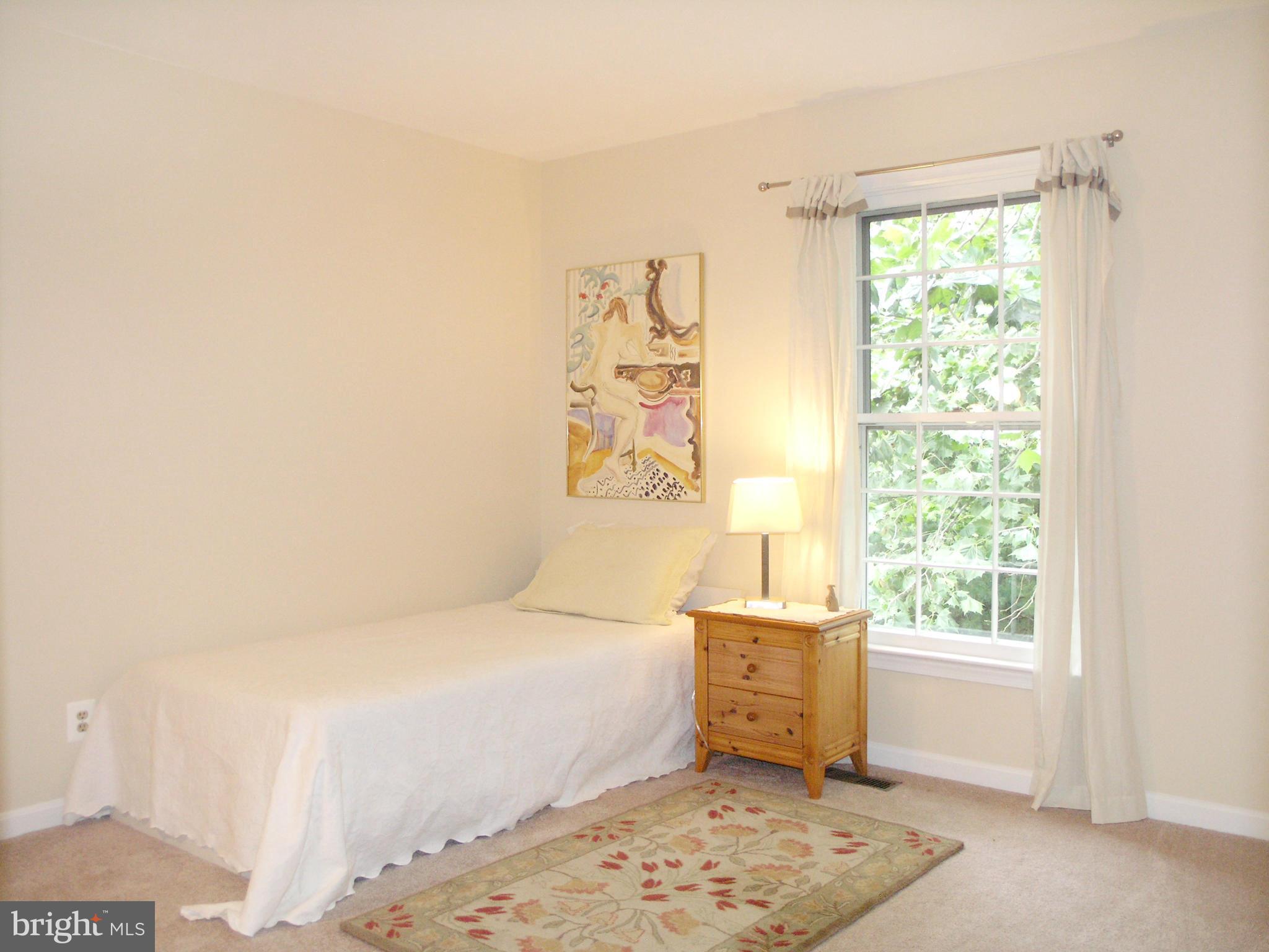 1560 Trails Edge Lane Reston, VA 20194 - Photo 17 of 30 Bedroom