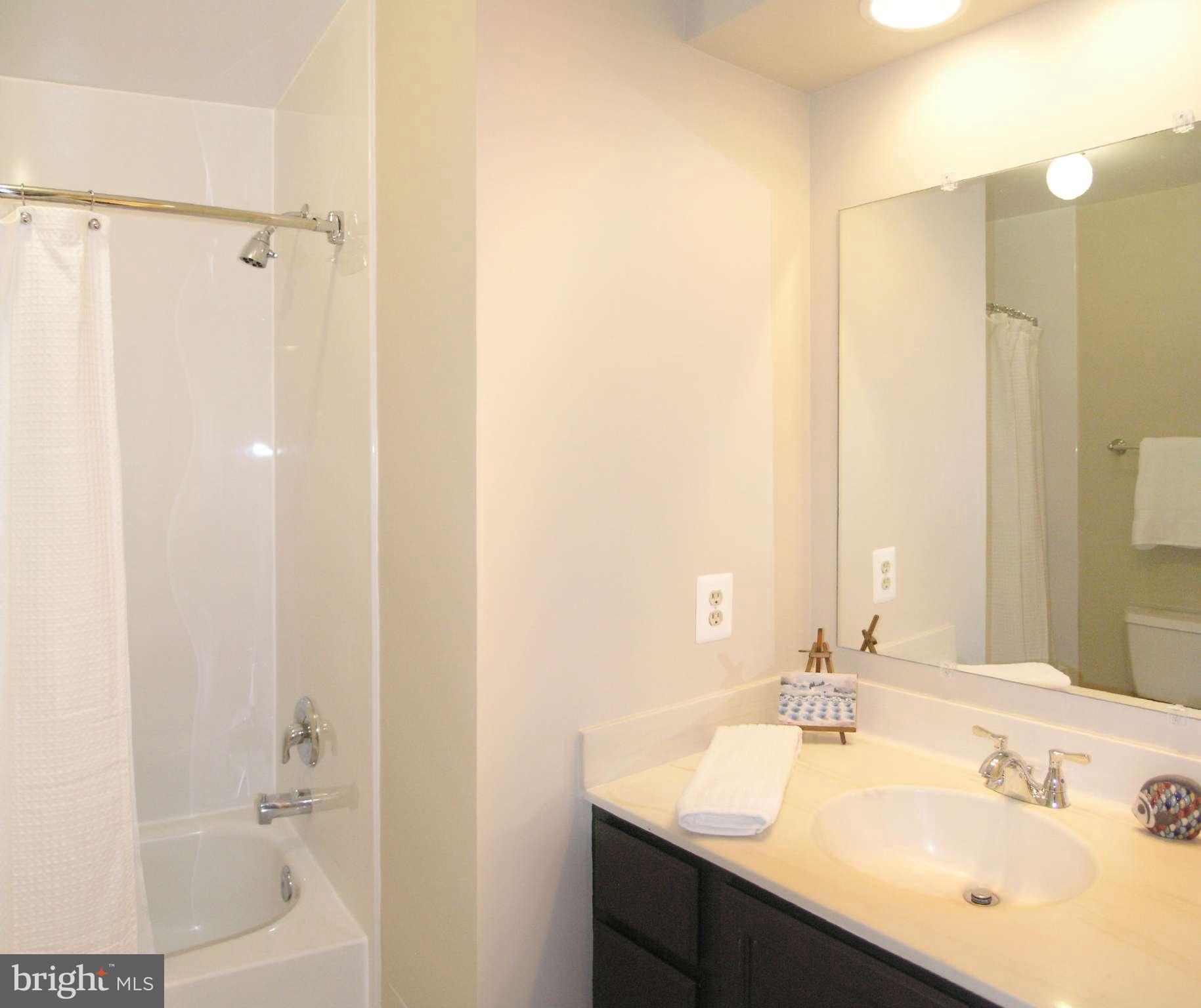 1560 Trails Edge Lane Reston, VA 20194 - Photo 18 of 30 Bath Upper Hall