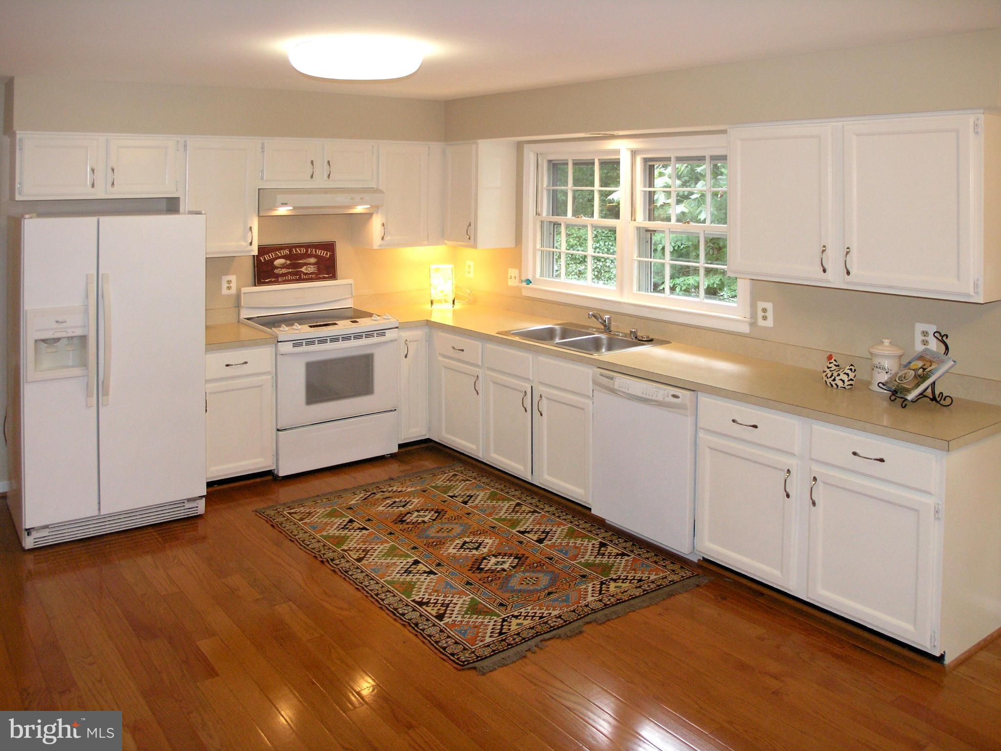 1560 Trails Edge Lane Reston, VA 20194 - Photo 8 of 30 Kitchen