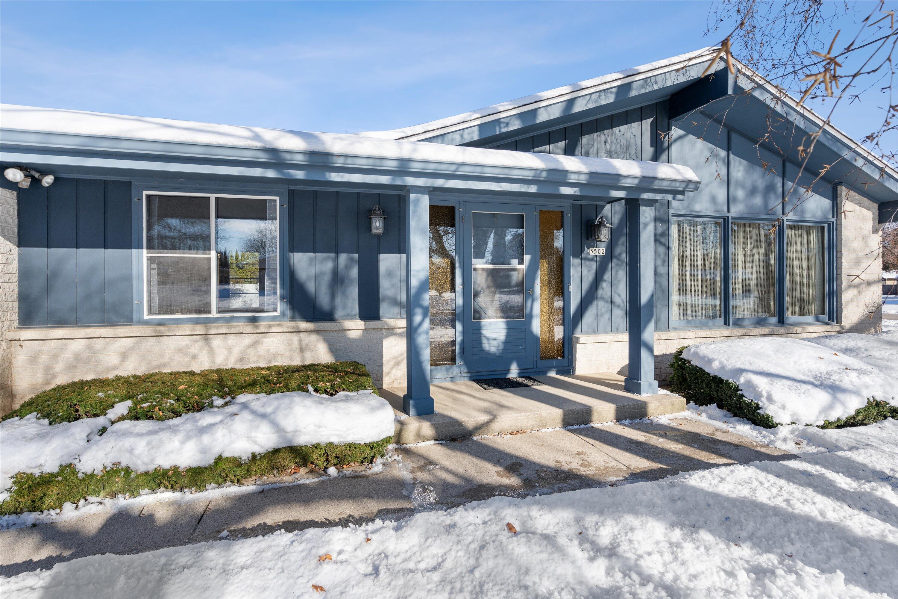 5502 W Silverleaf Ln