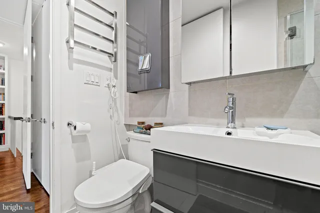 $885,000 | 1674 Chimney House Road, Reston, VA 20190