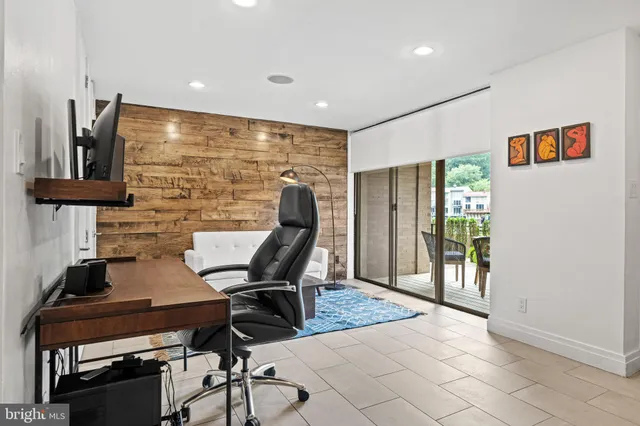 $885,000 | 1674 Chimney House Road, Reston, VA 20190