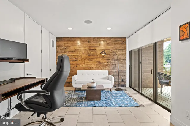 $885,000 | 1674 Chimney House Road, Reston, VA 20190