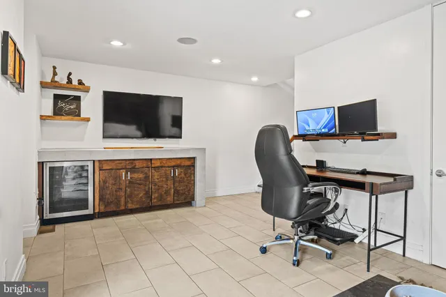 $885,000 | 1674 Chimney House Road, Reston, VA 20190