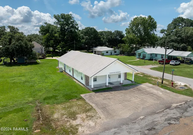 $199,500 | 211 South 1st Street, Iota, LA 70543