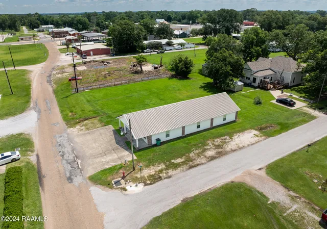 $199,500 | 211 South 1st Street, Iota, LA 70543