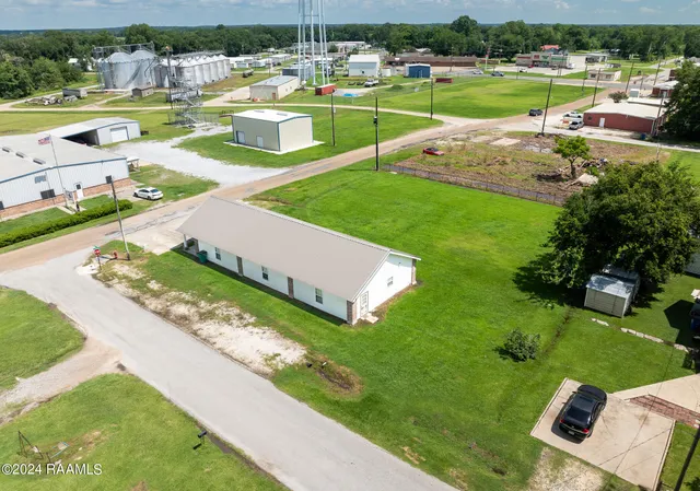 $199,500 | 211 South 1st Street, Iota, LA 70543