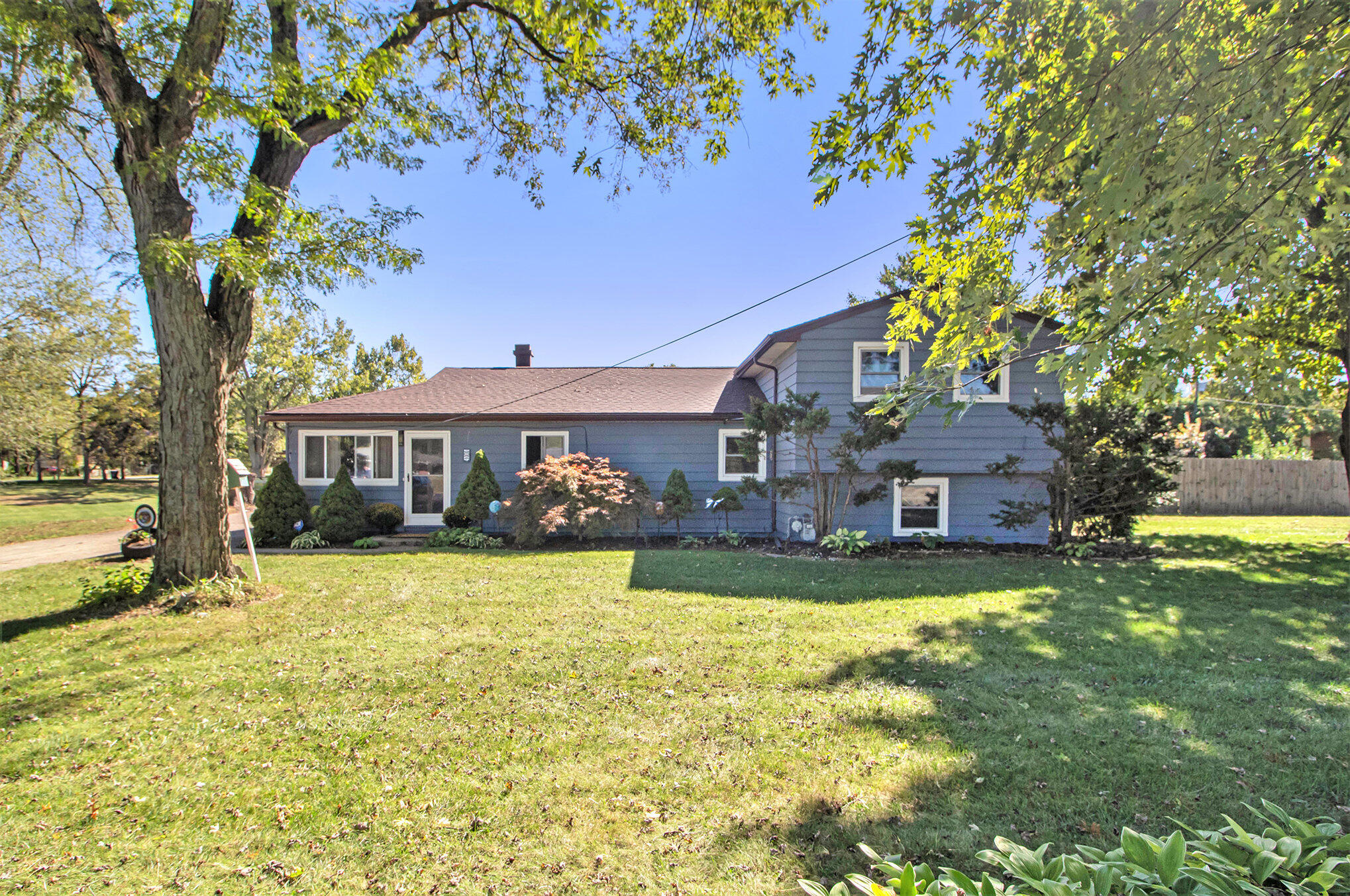 41001 Savage Road Belleville, MI 48111 - Photo 1 of 35 001_img_5508_182