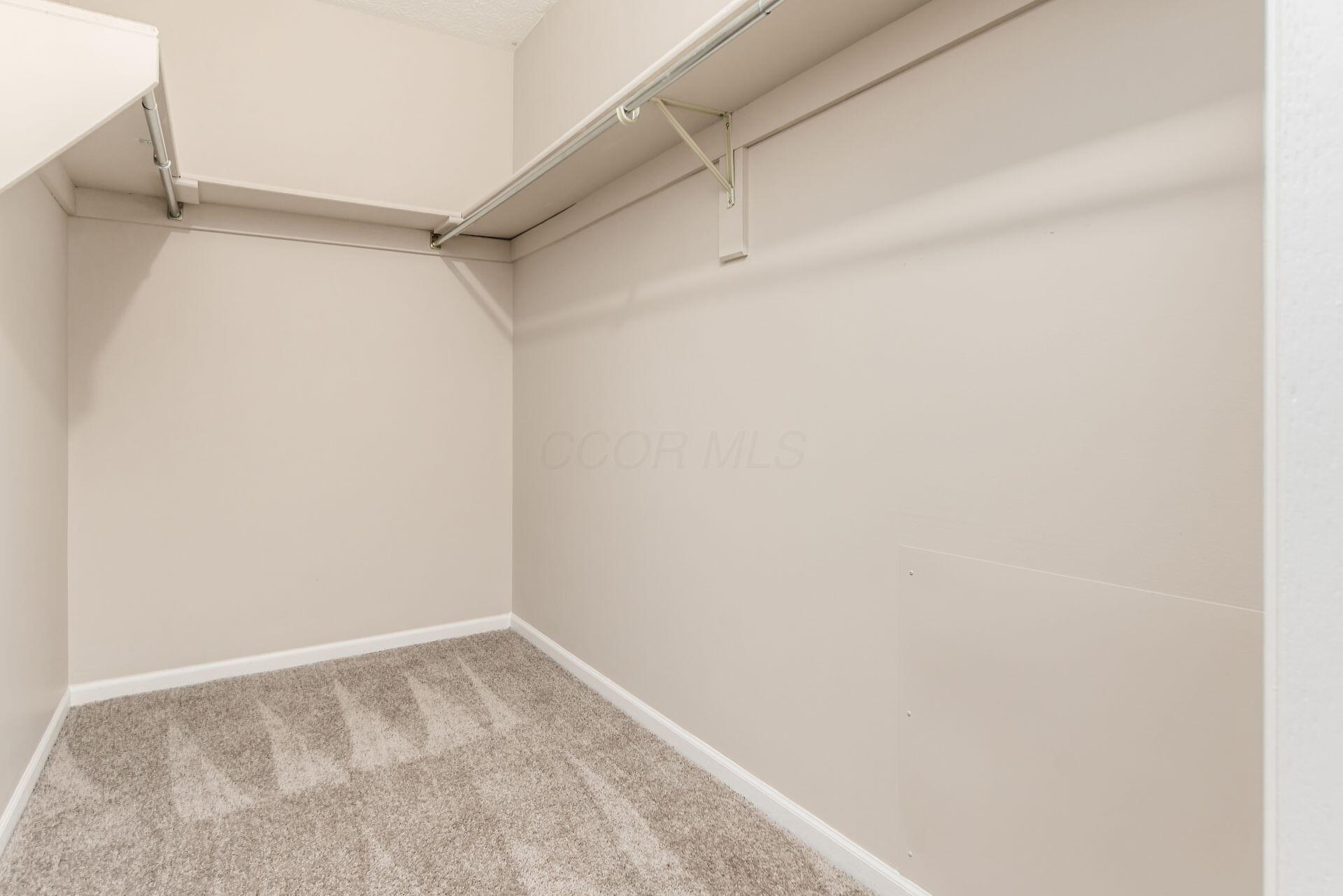3939 Karl Road, Unit 222 Columbus, OH 43224 - Photo 19 of 31 Walk-in-Closet for Bedroom 1