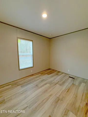 $209,000 | 596 Old Long Hollow Road, La Follette, TN 37766