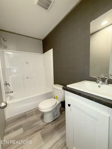 $209,000 | 596 Old Long Hollow Road, La Follette, TN 37766