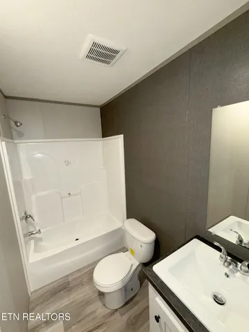 $209,000 | 596 Old Long Hollow Road, La Follette, TN 37766