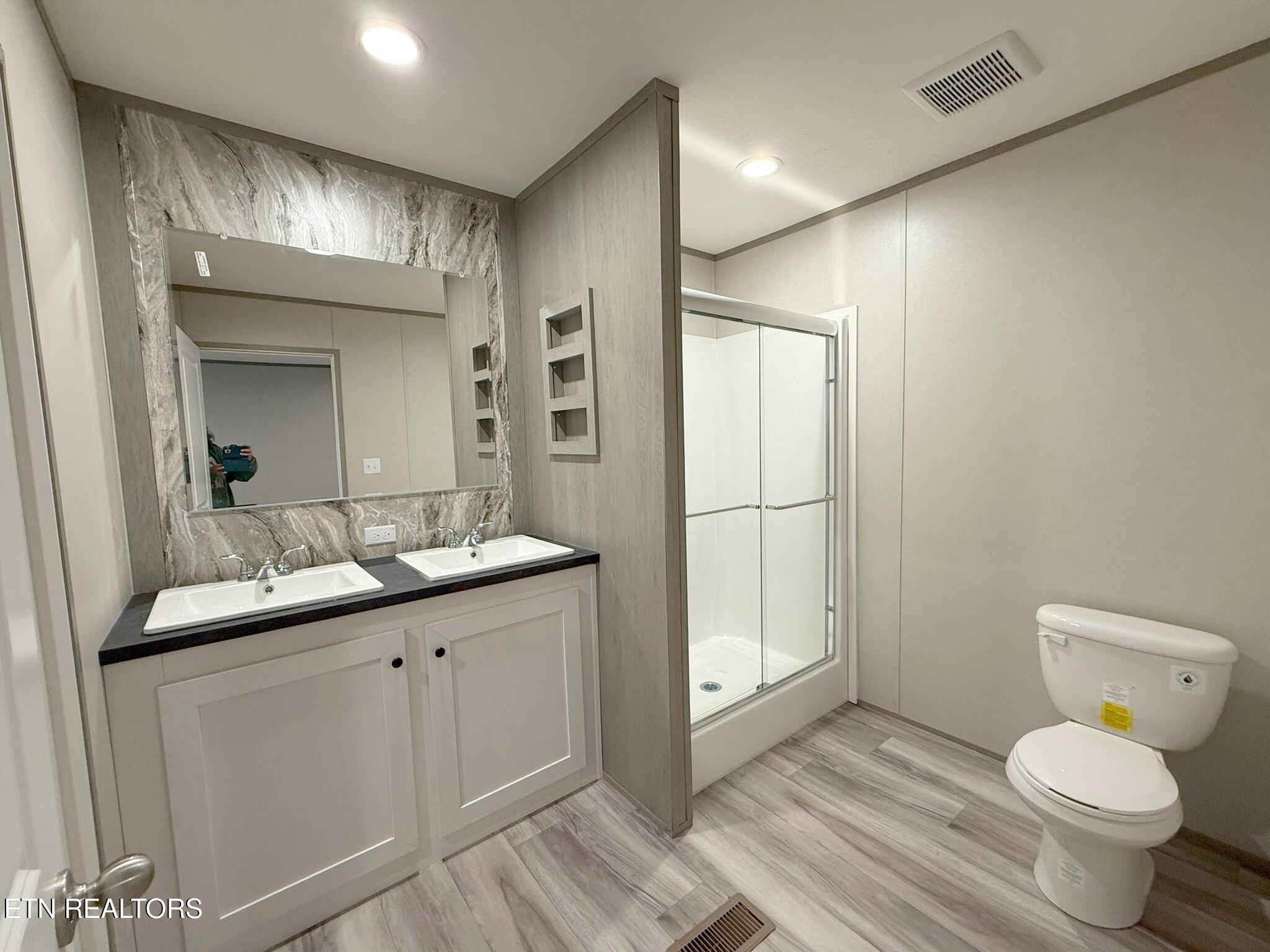 596 Old Long Hollow Road La Follette, TN 37766 - Photo 21 of 34 IMG_2200