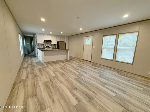 $209,000 | 596 Old Long Hollow Road, La Follette, TN 37766