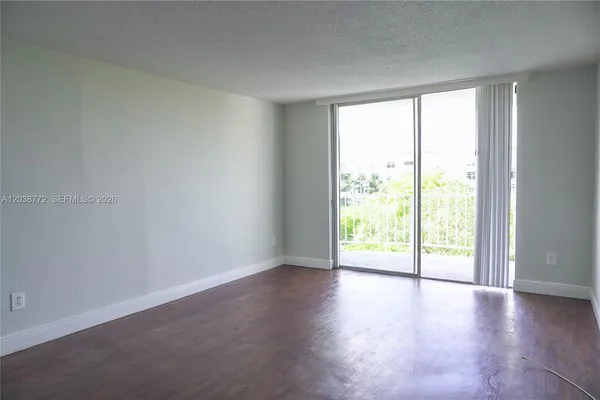 $140,000 | 482 Northwest 165th Street, Unit A504, Miami, FL 33169