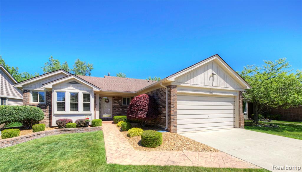 44570 Ridgefield Road Canton, MI 48188 - Photo 2 of 31