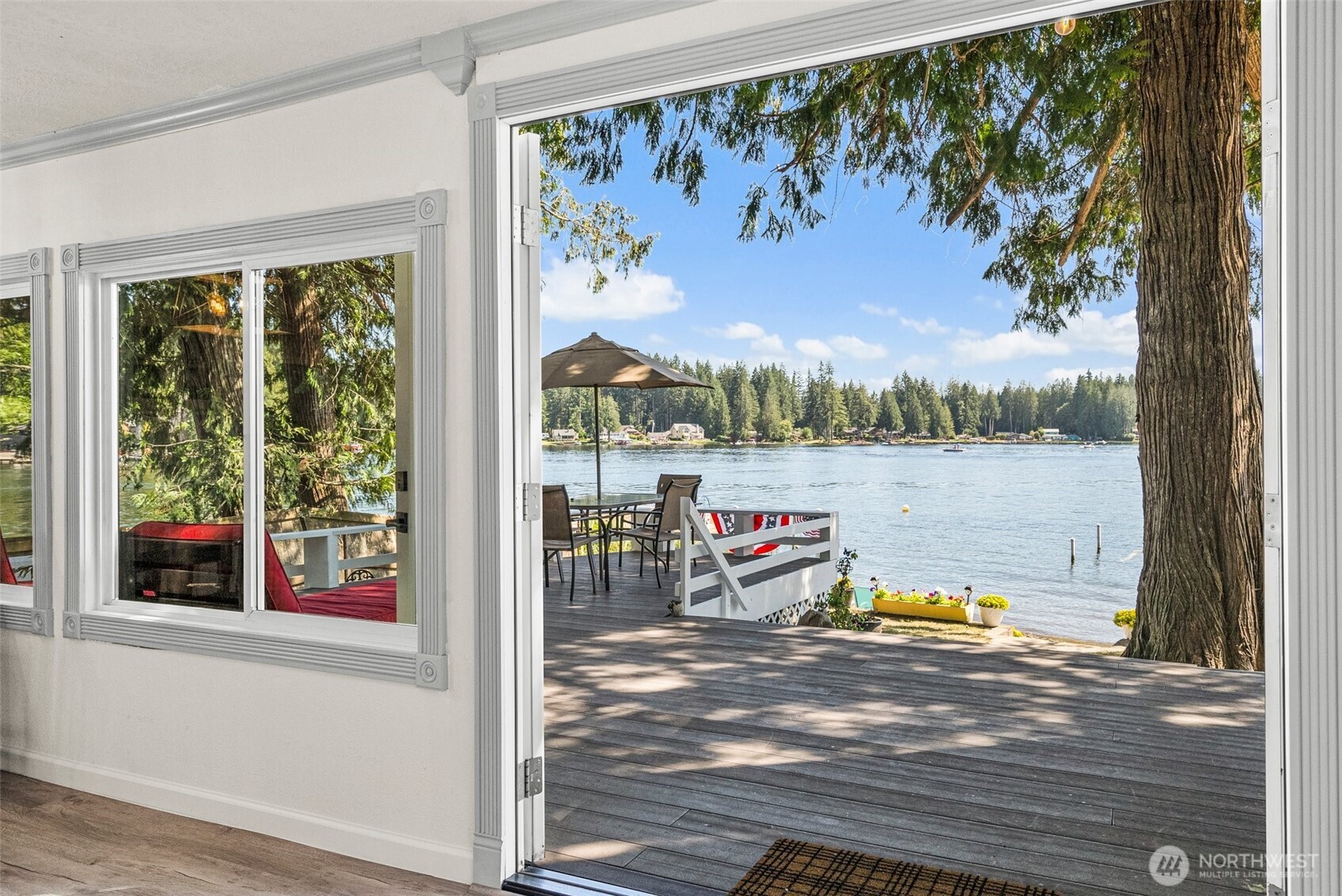 21 Shore Court Grapeview, WA 98546 - Photo 19 of 34 a view of a couches in a balcony