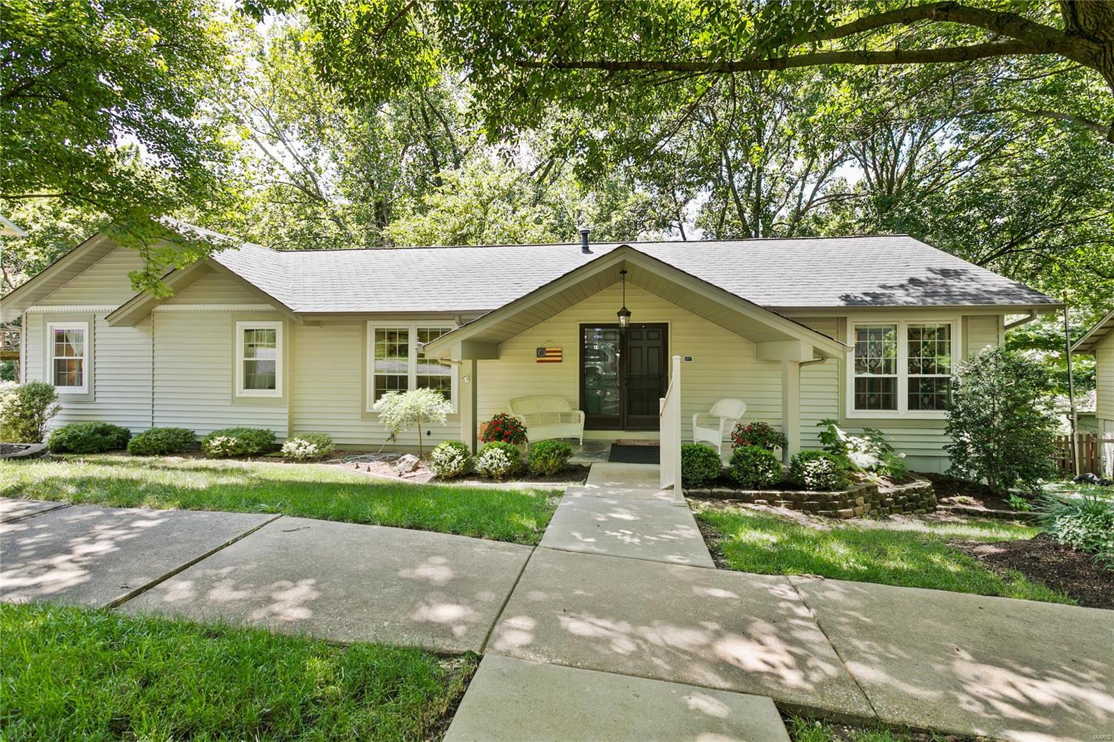 1224 Dunloe Road Ballwin, MO 63021 - Photo 1 of 43 Gallery Image 1