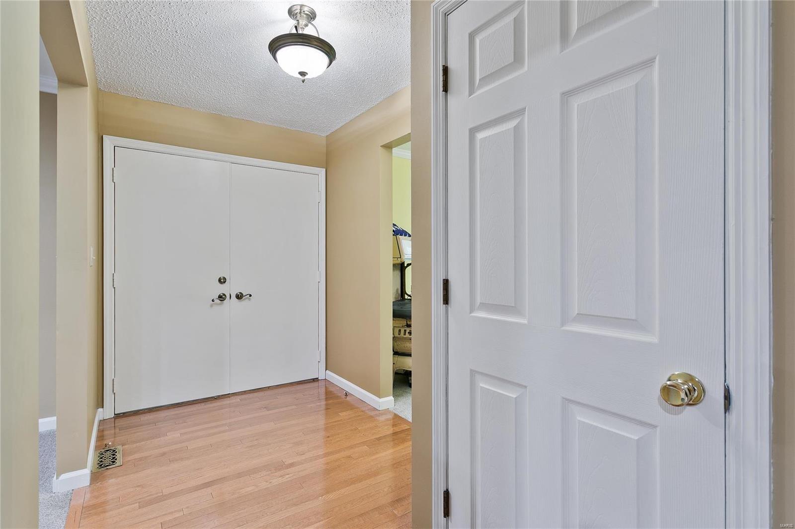 1224 Dunloe Road Ballwin, MO 63021 - Photo 10 of 43 Gallery Image 10