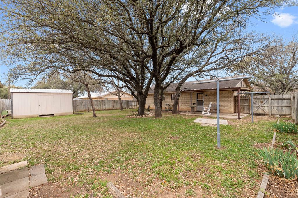 2106 Calvert Road Brownwood, TX 76801 - Photo 16 of 31