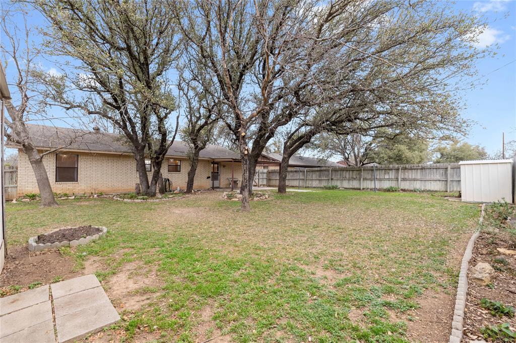2106 Calvert Road Brownwood, TX 76801 - Photo 17 of 31