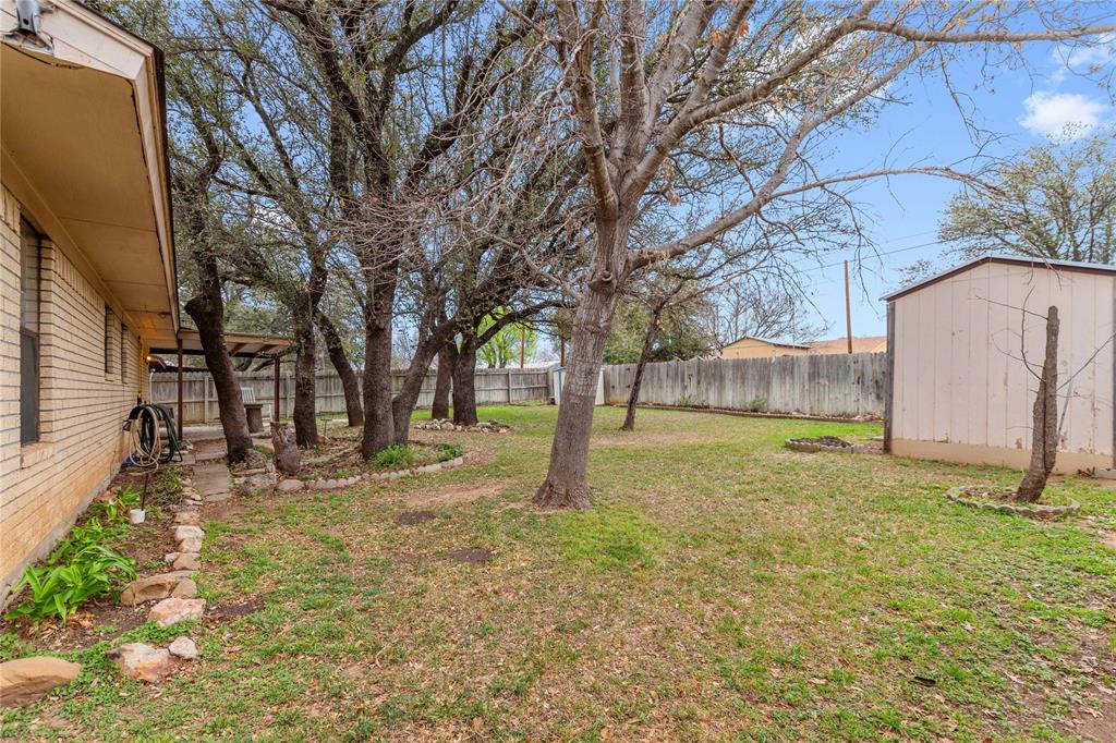 2106 Calvert Road Brownwood, TX 76801 - Photo 19 of 31