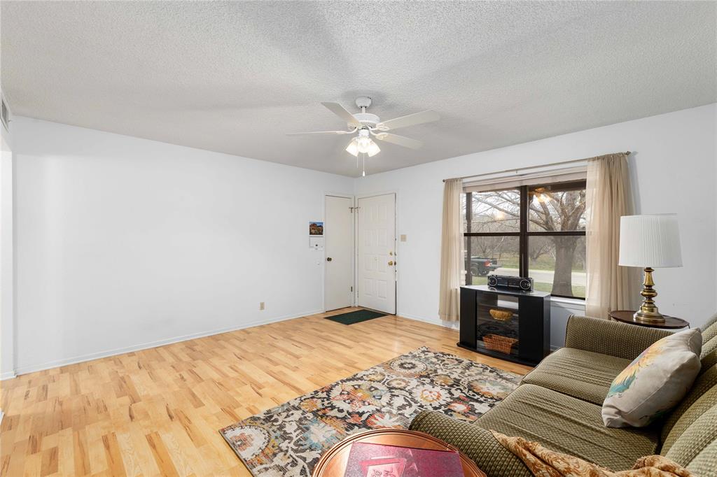 2106 Calvert Road Brownwood, TX 76801 - Photo 3 of 31