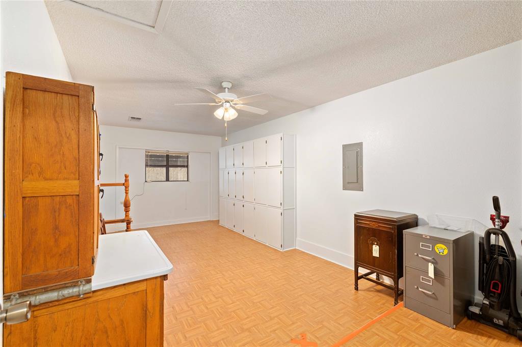 2106 Calvert Road Brownwood, TX 76801 - Photo 10 of 31