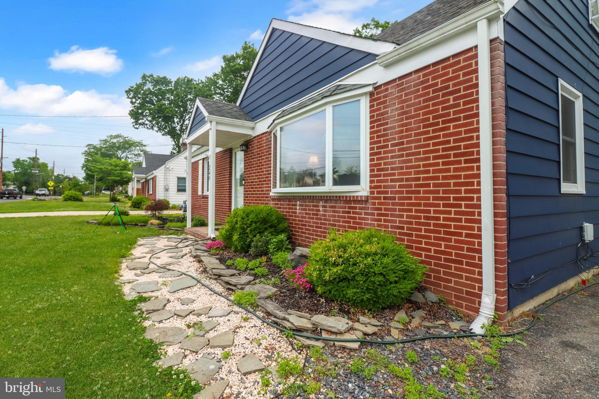 240 Youngs Road Trenton, NJ 08619 - Photo 4 of 66