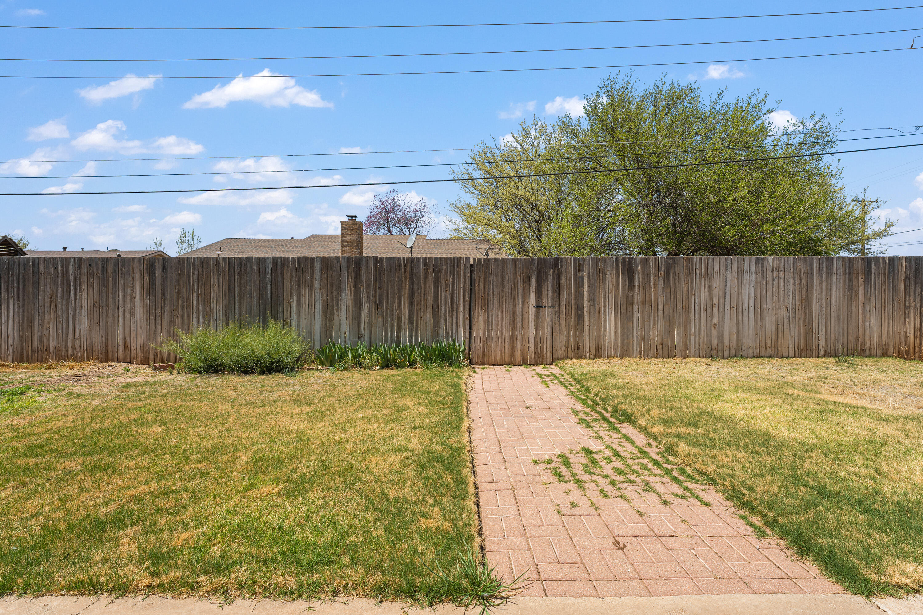 7004 Wayne Avenue Lubbock, TX 79424 - Photo 26 of 29 a view of a backyard