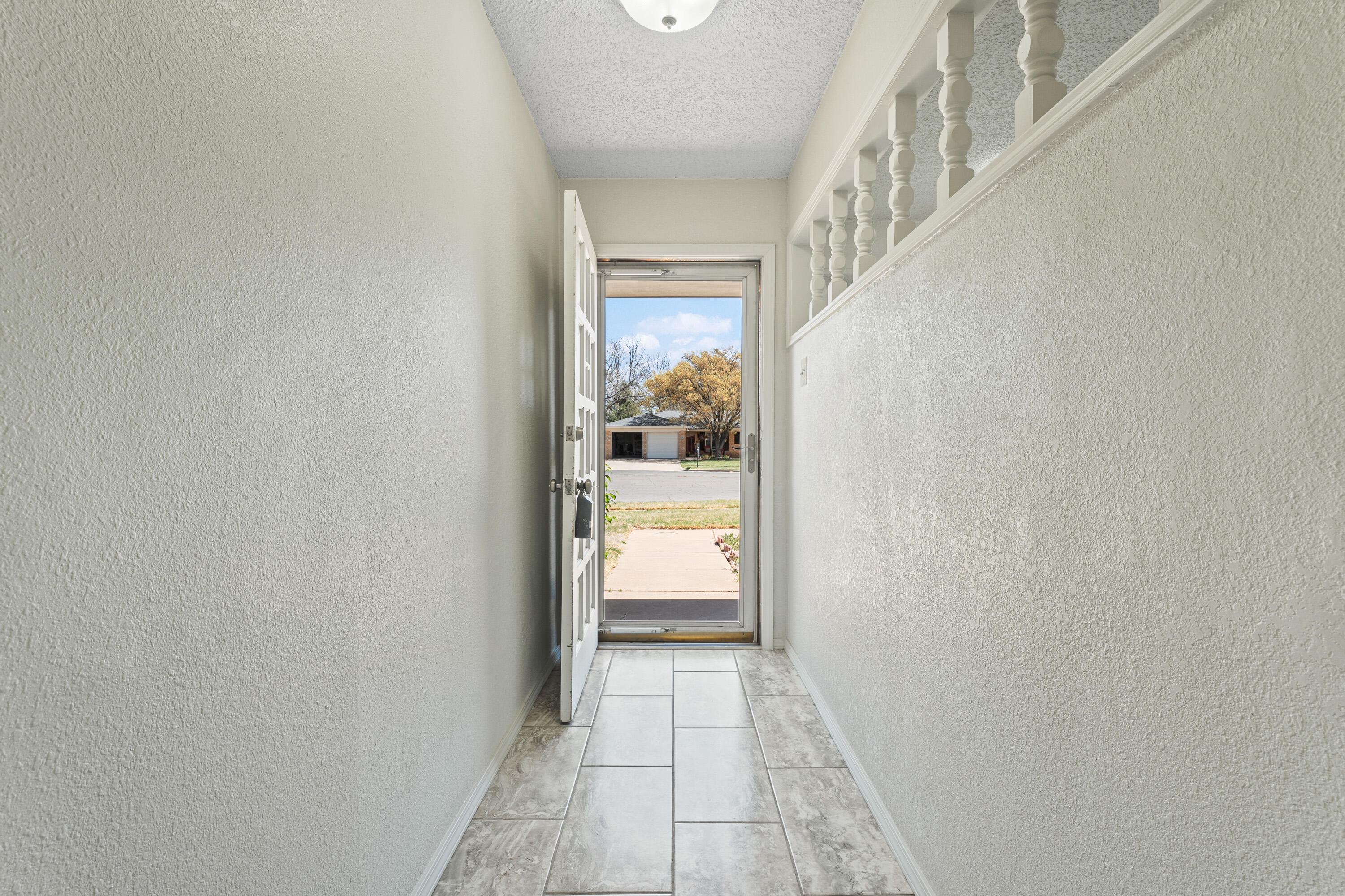 7004 Wayne Avenue Lubbock, TX 79424 - Photo 5 of 29 a view of a hallway