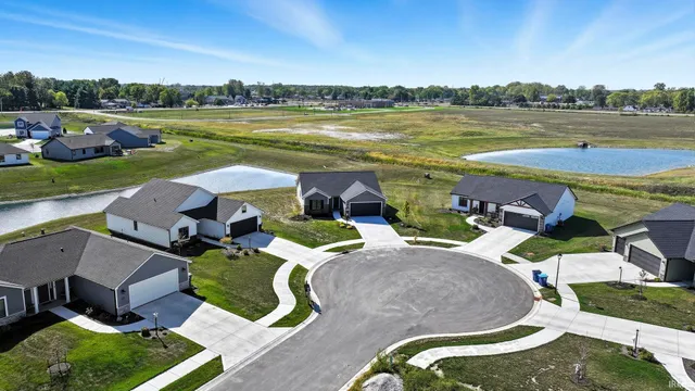 $329,900 | 1483 Marsh Deer Run, Huntertown, IN 46748