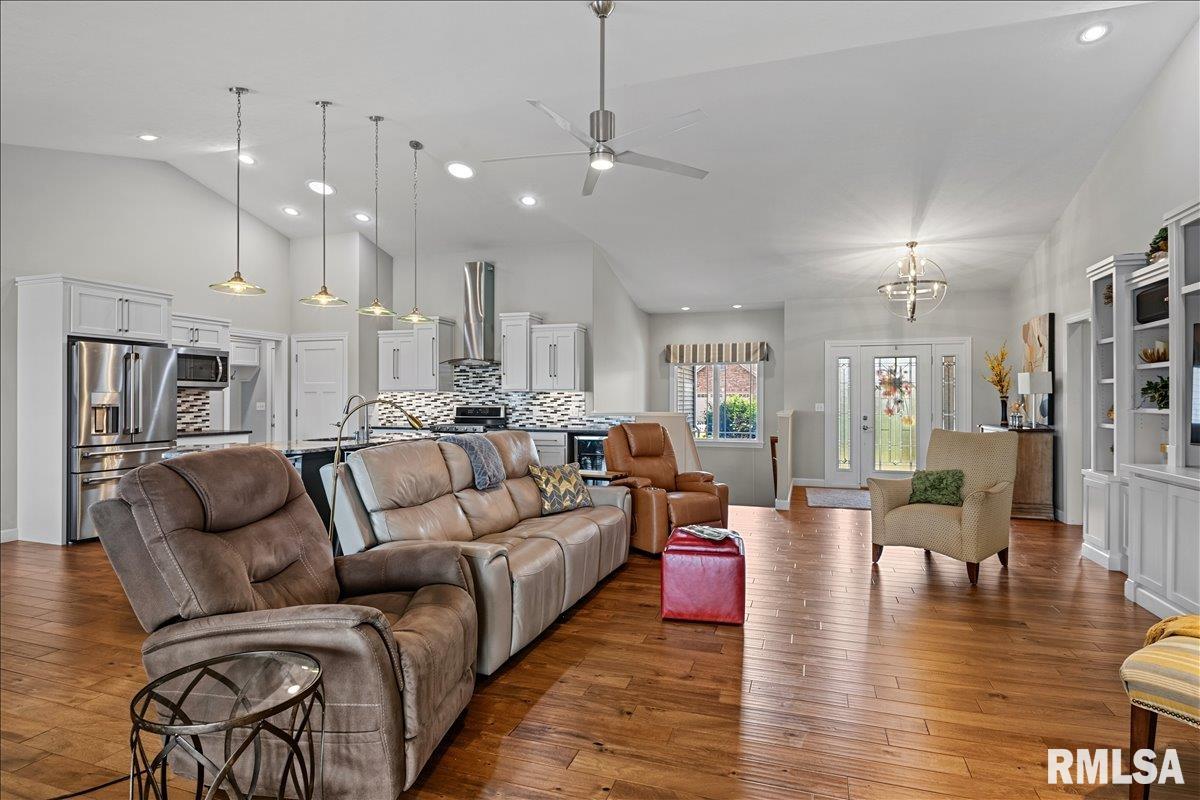 3605 Crystal Spring Drive Springfield, IL 62711 - Photo 9 of 46