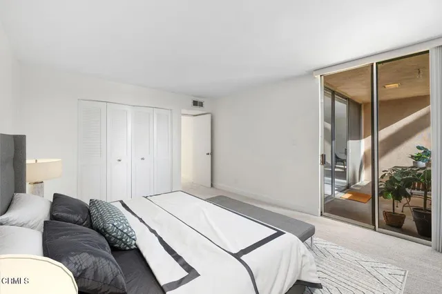 $650,000 | 5411 Tyrone Avenue, Unit 202, Sherman Oaks, CA 91401