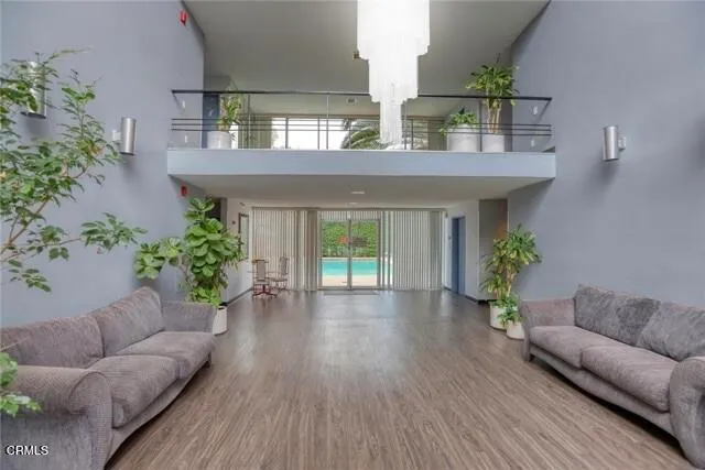 $650,000 | 5411 Tyrone Avenue, Unit 202, Sherman Oaks, CA 91401