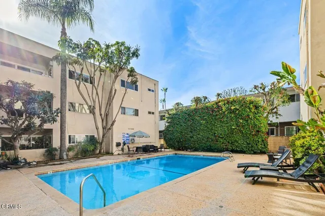 $650,000 | 5411 Tyrone Avenue, Unit 202, Sherman Oaks, CA 91401