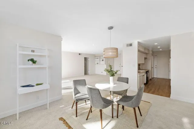 $650,000 | 5411 Tyrone Avenue, Unit 202, Sherman Oaks, CA 91401