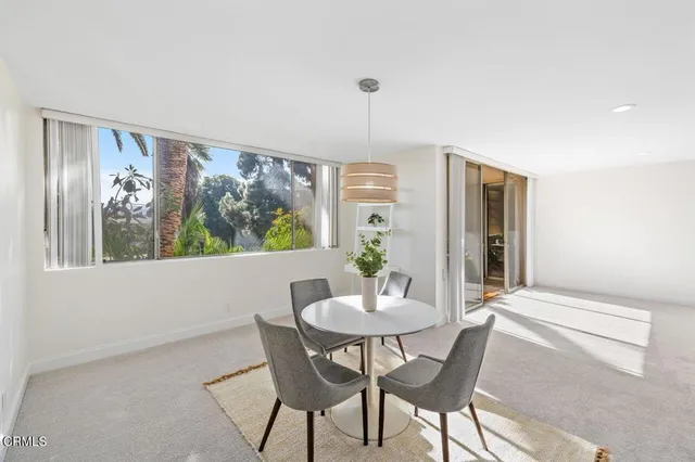 $650,000 | 5411 Tyrone Avenue, Unit 202, Sherman Oaks, CA 91401