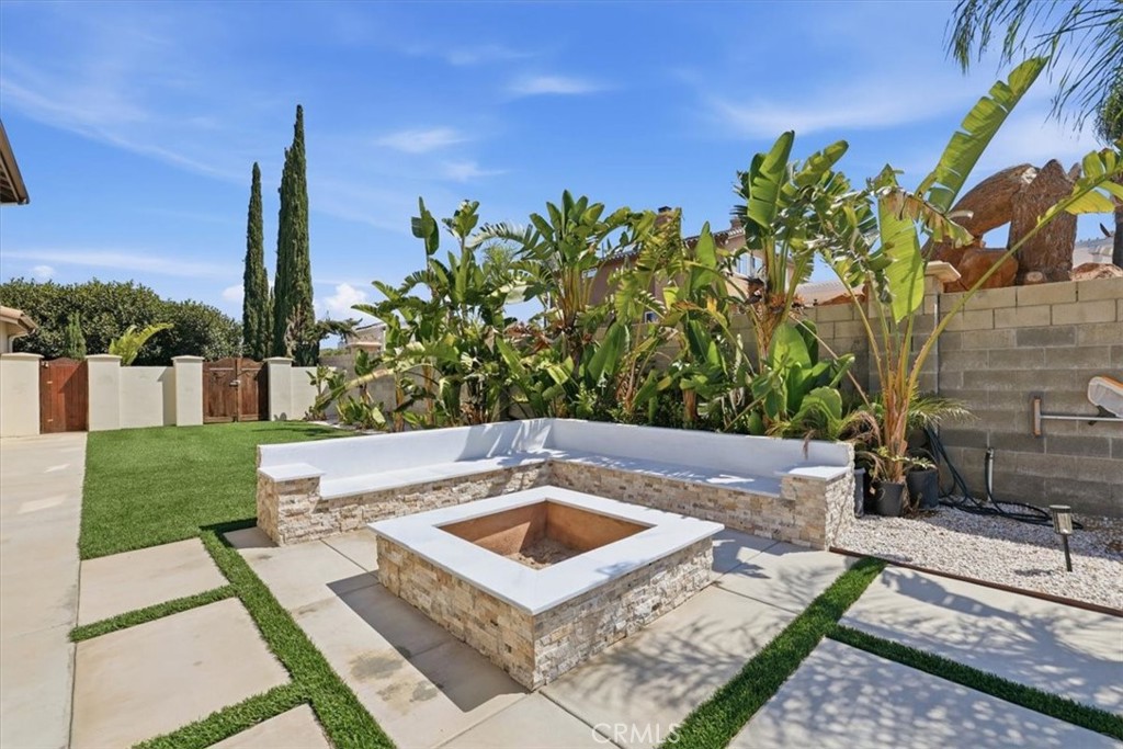 16795 Eagle Peak Road Riverside, CA 92504 - Photo 7 of 74 Firepit