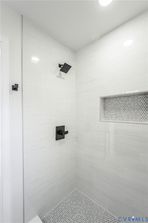 1400 Decatur Street Richmond, VA 23224 - Photo 28 of 49 a bathroom with a shower