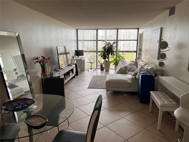 $2,350 | 200 Leslie Drive, Unit 903, Hallandale Beach, FL 33009