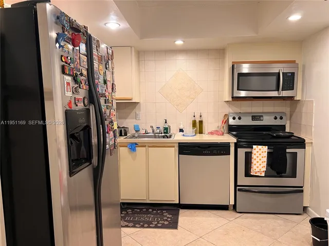 $2,350 | 200 Leslie Drive, Unit 903, Hallandale Beach, FL 33009