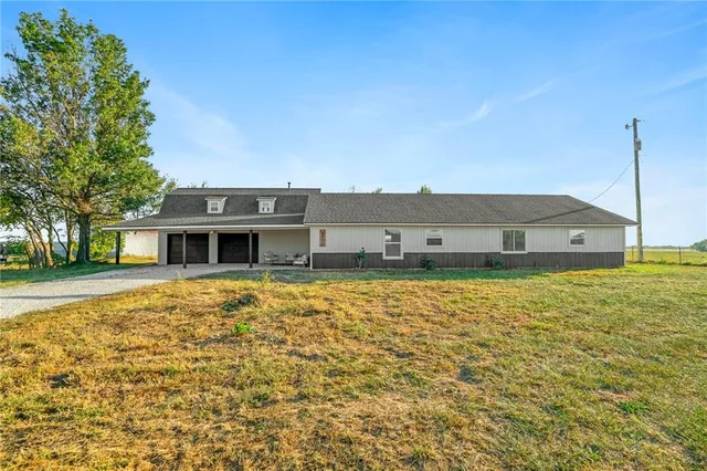 $267,000 | 9393 State Rte 52, Amoret, MO 64722